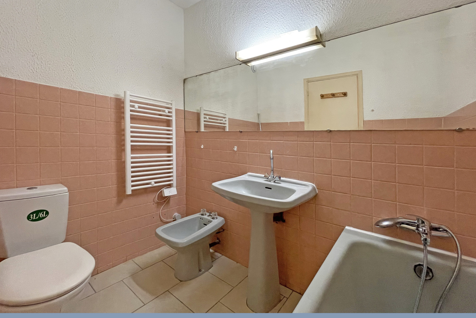 Image_, Studio, Les Angles, ref :131